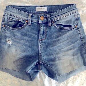 Cut off Jean shorts. Greywire sz 24